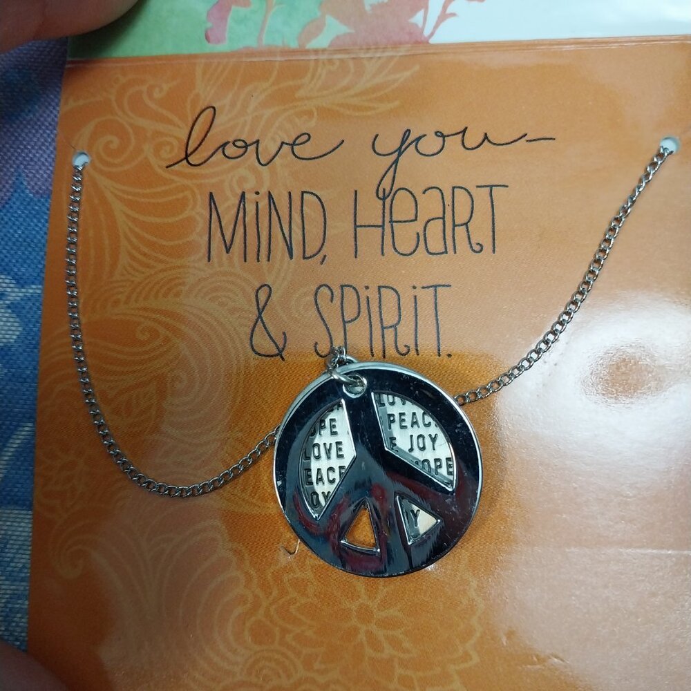 3159 Set of Two Necklaces On Greeting Cards From Hallmark - Picture 4 of 7